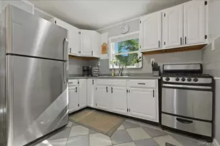12 Thorne St, Ronkonkoma, NY 11779 - Photo 13