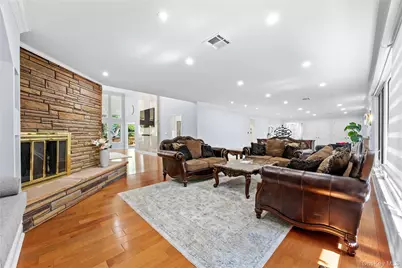 249 Glen Cove Road, Old Westbury, NY 11568 - Photo 7