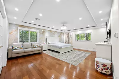 249 Glen Cove Road, Old Westbury, NY 11568 - Photo 17