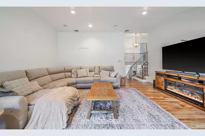 95 Walnut Street, Lake Grove, NY 11755 - Photo 11