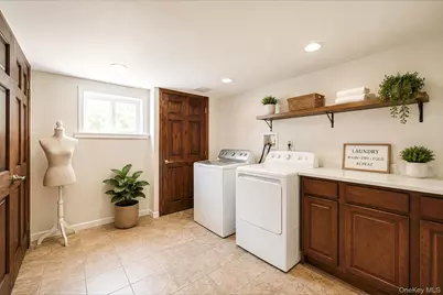 95 Walnut Street, Lake Grove, NY 11755 - Photo 9