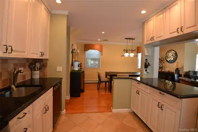 2698 Rosebud Avenue, Merrick, NY 11566 - Photo 9
