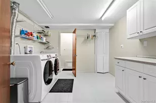1-05 Park Ln, Douglaston, NY 11363 - Photo 33