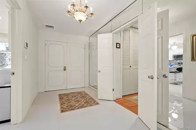 105 Park Lane, Douglaston, NY 11363 - Photo 15