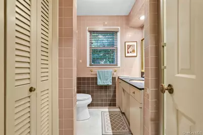 105 Park Lane, Douglaston, NY 11363 - Photo 21