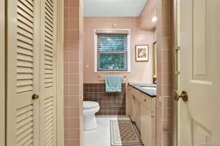 1-05 Park Ln, Douglaston, NY 11363 - Photo 21
