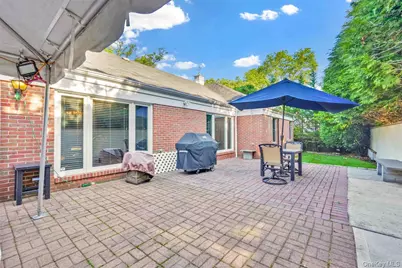 105 Park Lane, Douglaston, NY 11363 - Photo 39