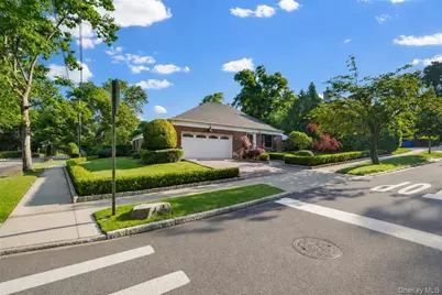 105 Park Lane, Douglaston, NY 11363 - Photo 3
