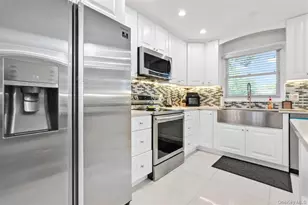 1-05 Park Ln, Douglaston, NY 11363 - Photo 13