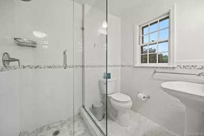 98 Brookby Road, Scarsdale, NY 10583 - Photo 19