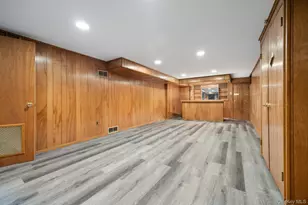 98 Brookby Rd, Scarsdale, NY 10583 - Photo 25
