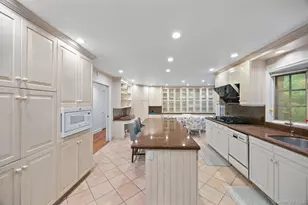 98 Brookby Rd, Scarsdale, NY 10583 - Photo 9