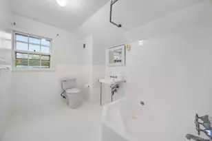 98 Brookby Rd, Scarsdale, NY 10583 - Photo 23