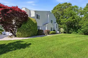 129 Farm House Ct, Manorville, NY 11949 - Photo 5