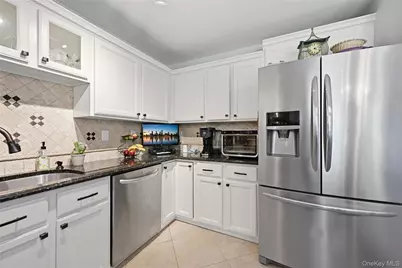 129 Farm House Court #129, Manorville, NY 11949 - Photo 9