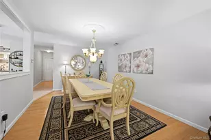 129 Farm House Ct, Manorville, NY 11949 - Photo 11