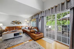 129 Farm House Ct, Manorville, NY 11949 - Photo 13