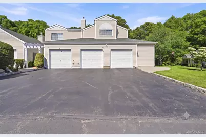 129 Farm House Court #129, Manorville, NY 11949 - Photo 3