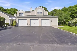 129 Farm House Ct, Manorville, NY 11949 - Photo 3