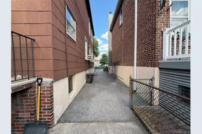 1623 Lurting Avenue, Bronx, NY 10461 - Photo 17
