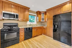 64 Patchogue Dr, Rocky Point, NY 11778 - Photo 23