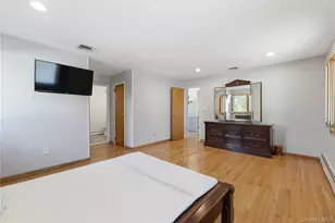 308 S Oyster Bay Rd, Syosset, NY 11791 - Photo 17
