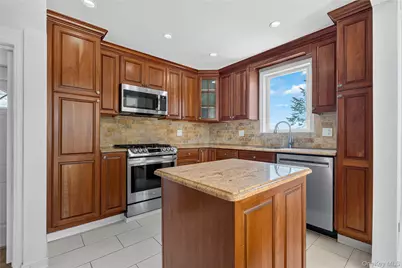 84 Page Avenue, Yonkers, NY 10704 - Photo 5