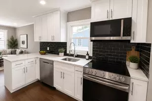 541 N Indiana Ave, Lindenhurst, NY 11757 - Photo 9
