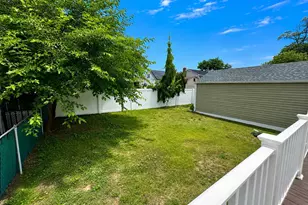 541 N Indiana Ave, Lindenhurst, NY 11757 - Photo 23