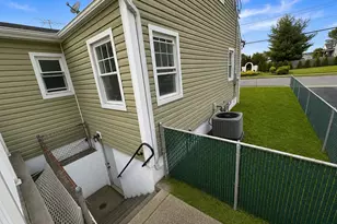 541 N Indiana Ave, Lindenhurst, NY 11757 - Photo 25
