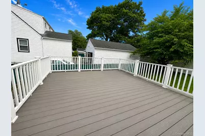 541 N Indiana Avenue, Lindenhurst, NY 11757 - Photo 21