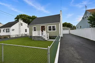 541 N Indiana Ave, Lindenhurst, NY 11757 - Photo 3