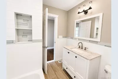 541 N Indiana Avenue, Lindenhurst, NY 11757 - Photo 13