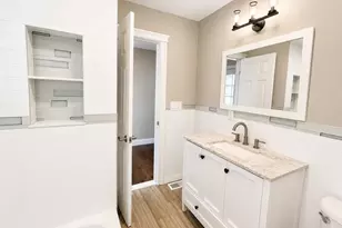 541 N Indiana Ave, Lindenhurst, NY 11757 - Photo 13