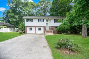 39 Wolf hollow Rd, Centereach, NY 11720 - Photo 37
