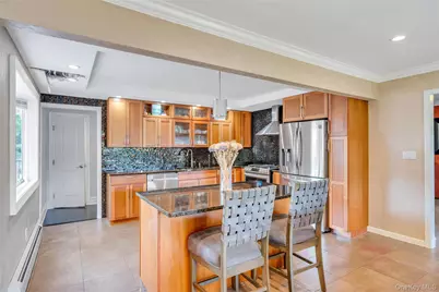 11 Ann Court, North Babylon, NY 11703 - Photo 7