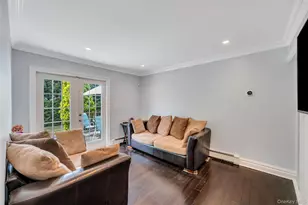 11 Ann Ct, North Babylon, NY 11703 - Photo 13