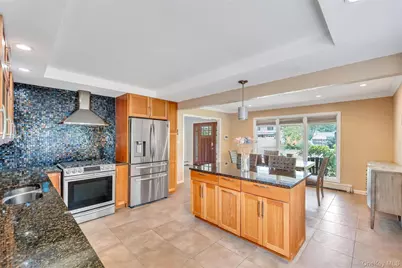 11 Ann Court, North Babylon, NY 11703 - Photo 9