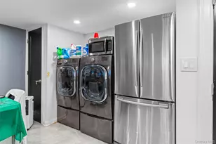 189-06 122nd Ave, Springfield Gardens, NY 11413 - Photo 27