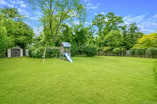 180 Whitetail Ln, Central Islip, NY 11722 - Photo 5