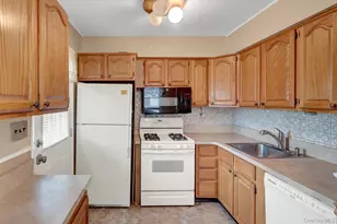 69 Greenwood Dr, North Babylon, NY 11703 - Photo 9