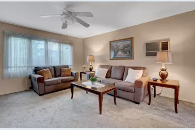 69 Greenwood Drive, North Babylon, NY 11703 - Photo 5