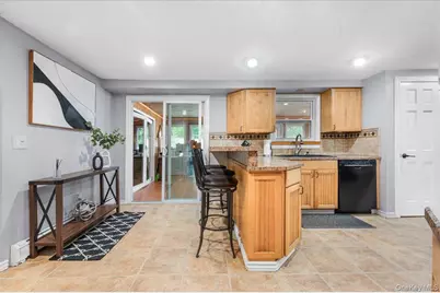 35 Washington Heights Street, Selden, NY 11784 - Photo 3