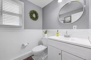 35 Washington Heights St, Selden, NY 11784 - Photo 7