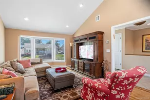 678 Carlyle Ave, Franklin Square, NY 11010 - Photo 7