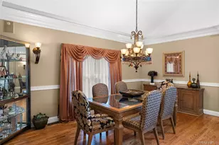 56 Sage Hollow Ct, Dix Hills, NY 11746 - Photo 9
