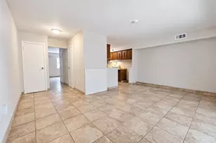 136 Hill Crescent, Calverton, NY 11933 - Photo 5