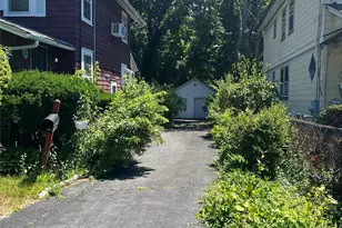 27 Wellington Pl, Amityville, NY 11701 - Photo 25