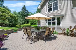111 Stony Hollow Rd, Centerport, NY 11721 - Photo 25