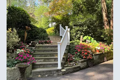 111 Stony Hollow Road, Centerport, NY 11721 - Photo 23